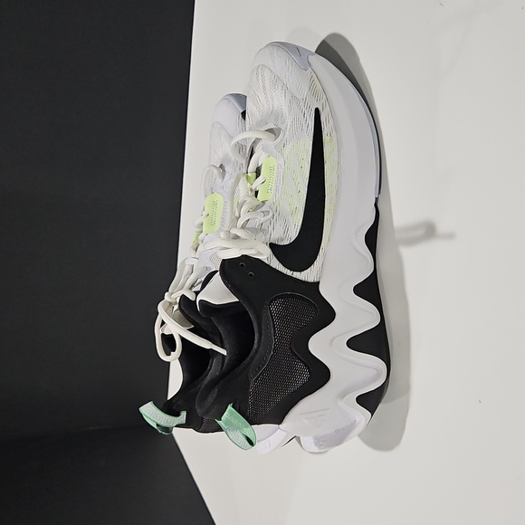 Nike  Giannis Immortality 2 Dm0825-101 Mns Basketball Shoes Unisex. - Picture 1 of 7